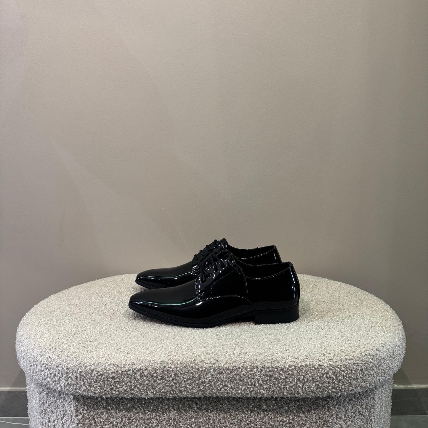 Chaussures Vernies Noires à Lacets