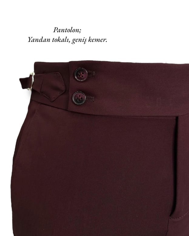 Costume Rouge Montaigne